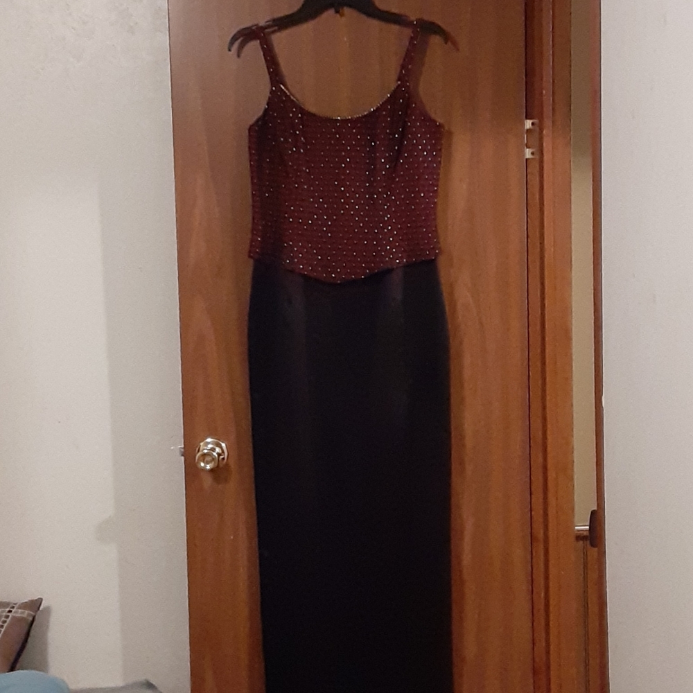 Dress long. ONLY USE ONCE. No alteration.